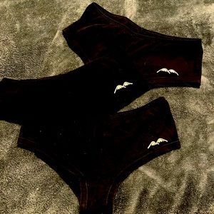 3 pairs of twin peaks shorties